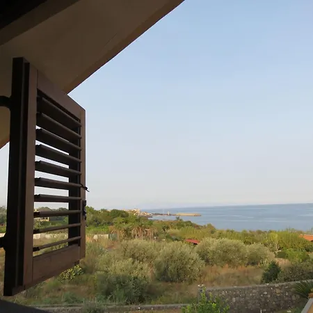 Appartement Nette In Mit Terrasse Und Pool By Interhome Acireale