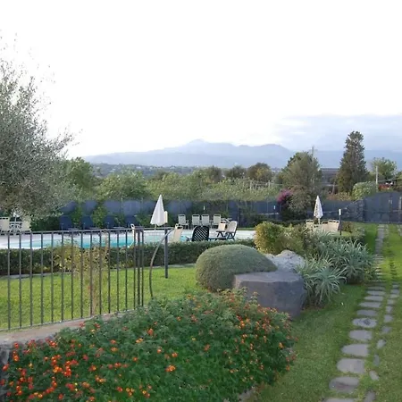Daire Nette In Mit Terrasse Und Pool By Interhome
