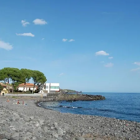 Nette In Mit Terrasse Und Pool By Interhome Daire Acireale